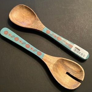 mango wood salad server set of 2 with floral design on handles - NWT